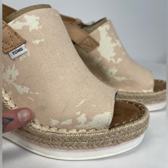 Toms Heels (SB#8) - Picture 3 of 9